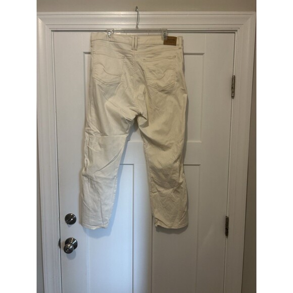 Levi Strauss Women’s Size 16 Signature Off-white High Rise Straight Stretch Jean - Picture 4 of 8